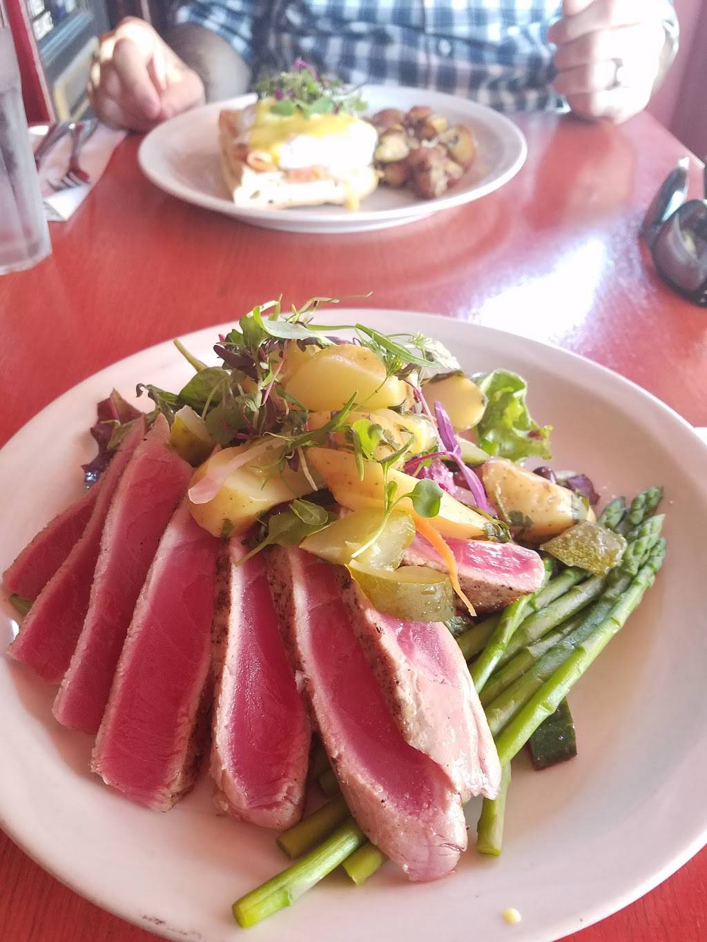 Ship to Shore | restaurant | 15 W Strand St, Kingston, NY 12401, USA | 8453348887 OR +1 845-334-8887