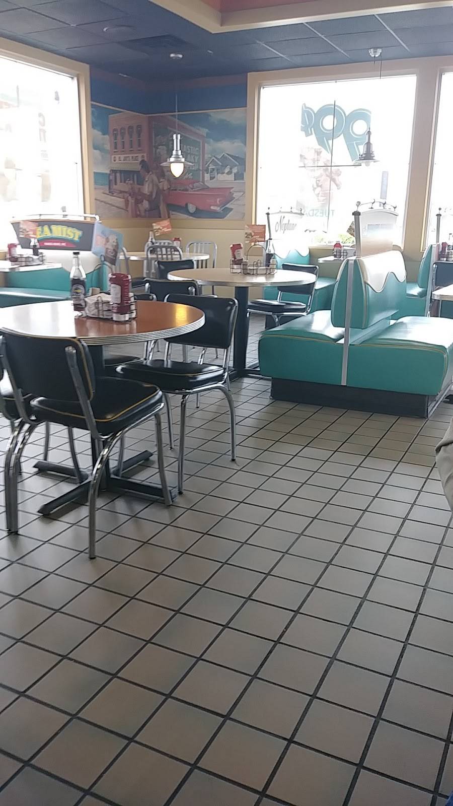 A&W Restaurant | restaurant | 816 Mammoth Cave St, Cave City, KY 42127, USA | 2707733883 OR +1 270-773-3883