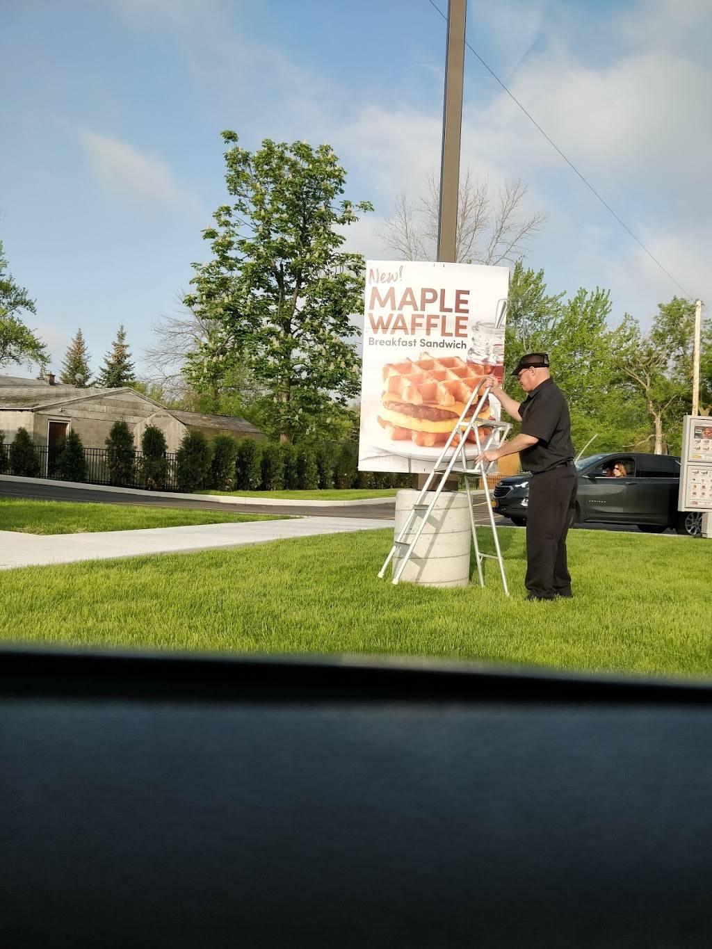 Tim Hortons | restaurant | 4700 Military Rd, Niagara Falls, NY 14305, USA | 7162974232 OR +1 716-297-4232