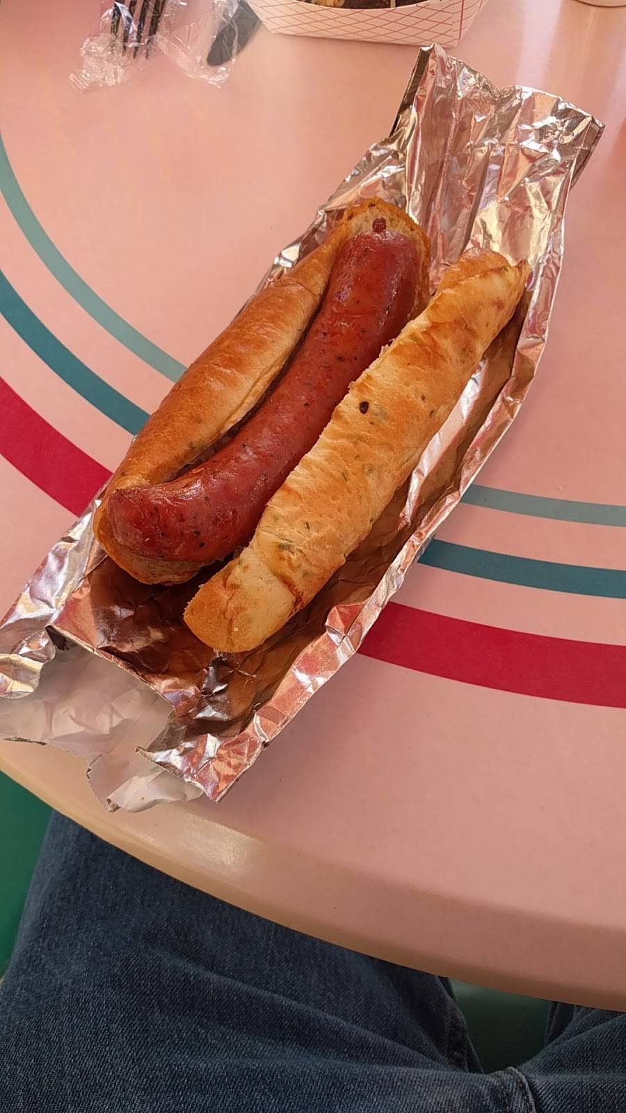 Troubadour Tavern | restaurant | 1313 S Harbor Blvd, Anaheim, CA 92802, USA | 7147813463 OR +1 714-781-3463