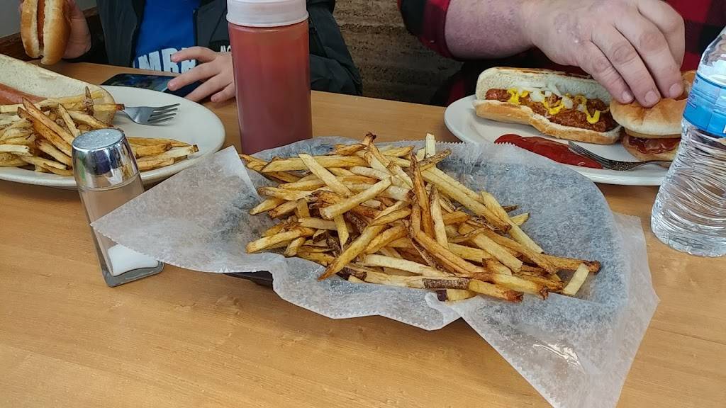 Trail Family Diner | restaurant | 320 Dewey Ave, Cambridge, OH 43725, USA | 7404321733 OR +1 740-432-1733