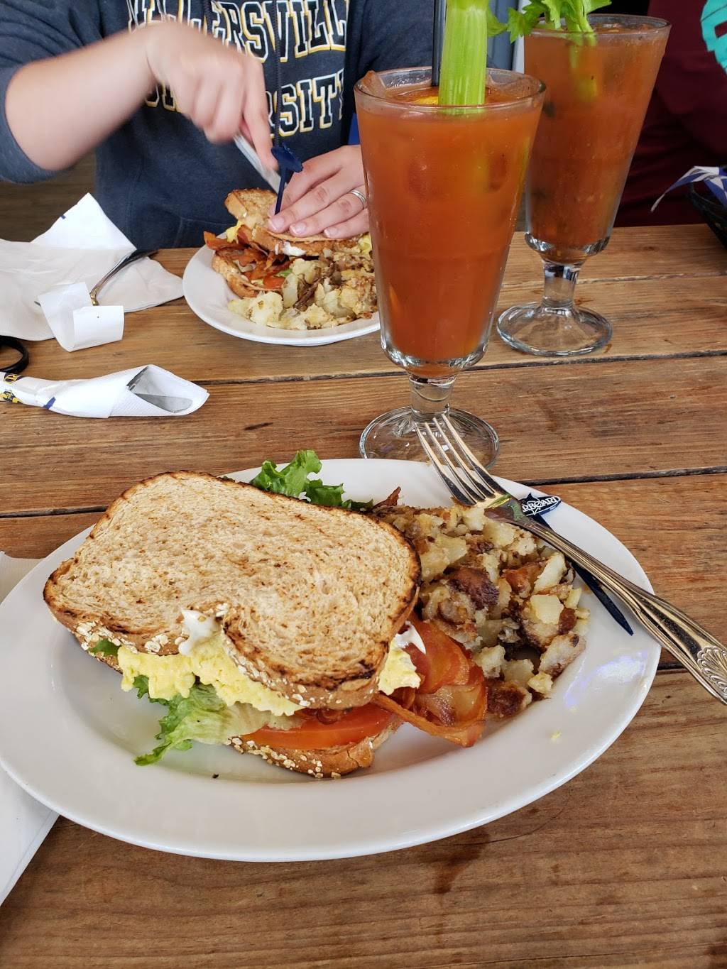 The Starboard | restaurant | 2009 DE-1, Dewey Beach, DE 19971, USA | 3022274600 OR +1 302-227-4600