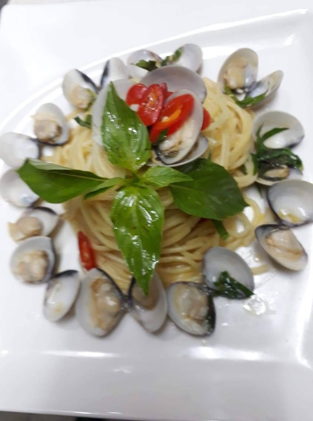 Aqua Grill | restaurant | 15150 Yonge St, Aurora, ON L4G 1M2, Canada | 9057510778 OR +1 905-751-0778