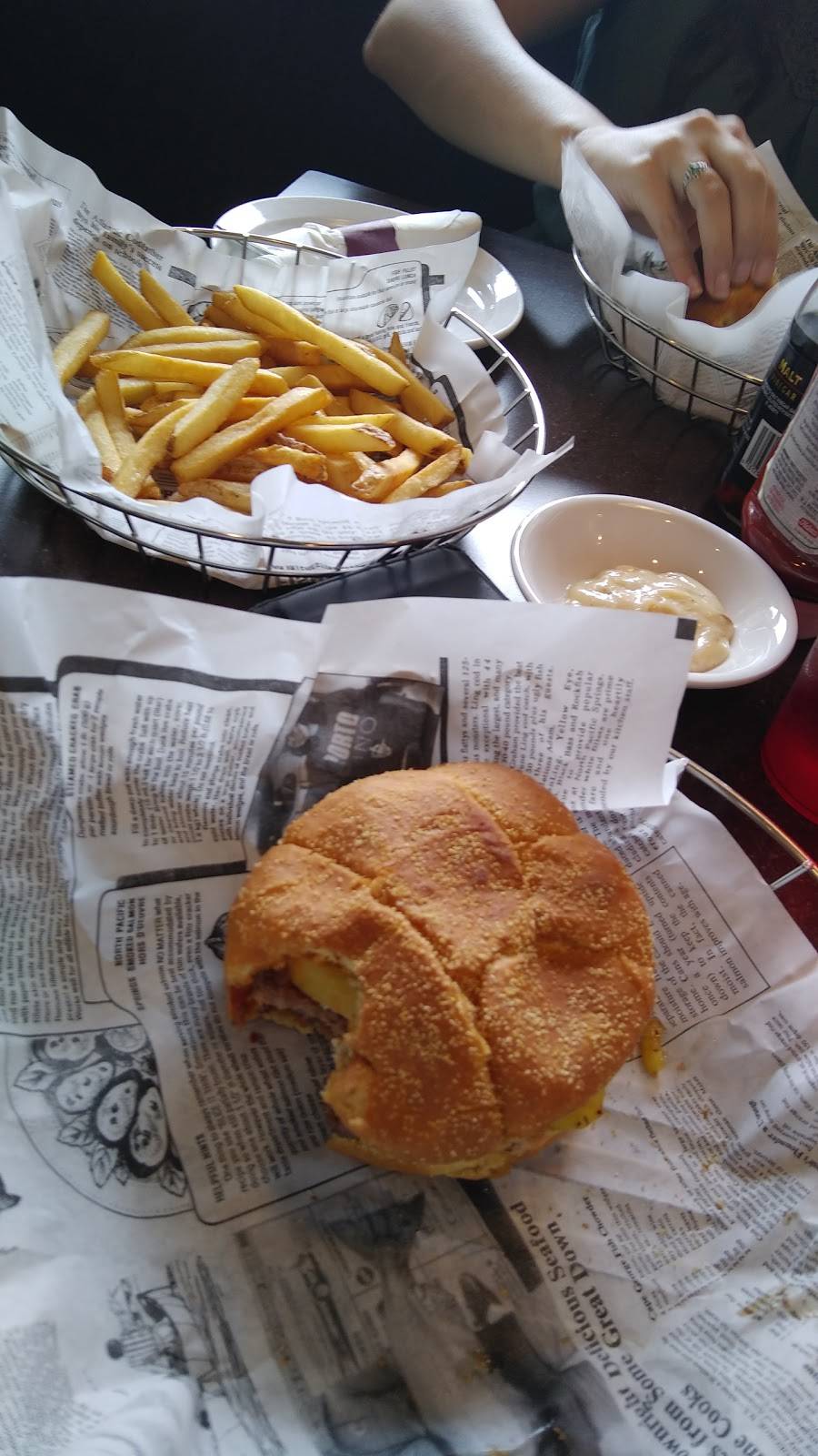 Town Pizza II | restaurant | 18 Kingstown Rd, Richmond, RI 02898, USA | 4015390005 OR +1 401-539-0005