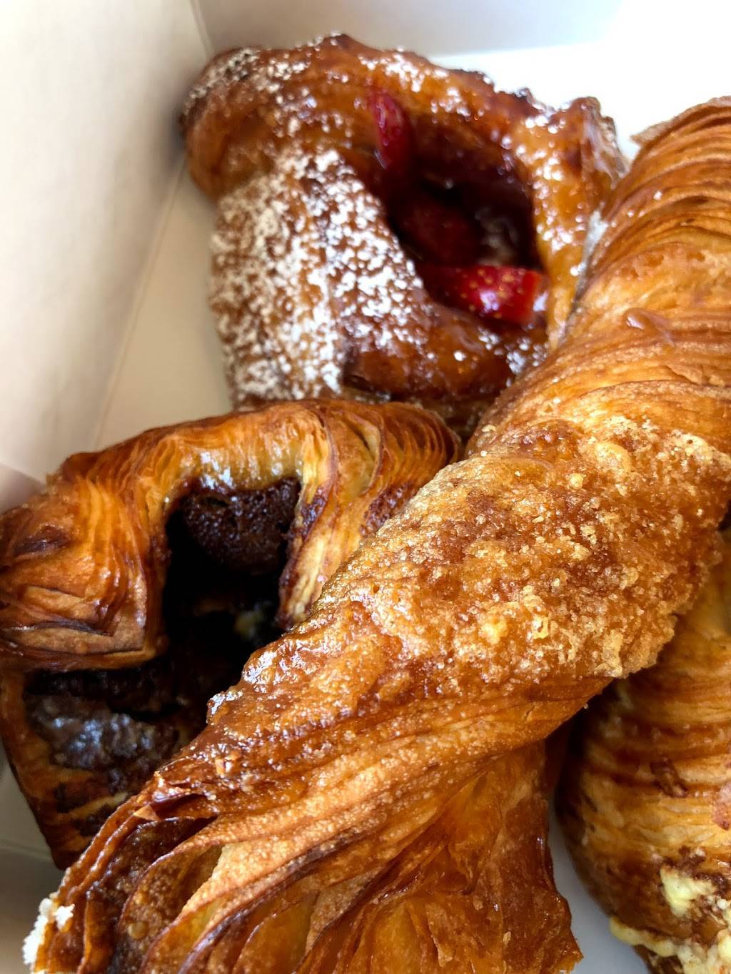 Le Marais Bakery | cafe | 2066 Chestnut St, San Francisco, CA 94123, USA | 4153599801 OR +1 415-359-9801