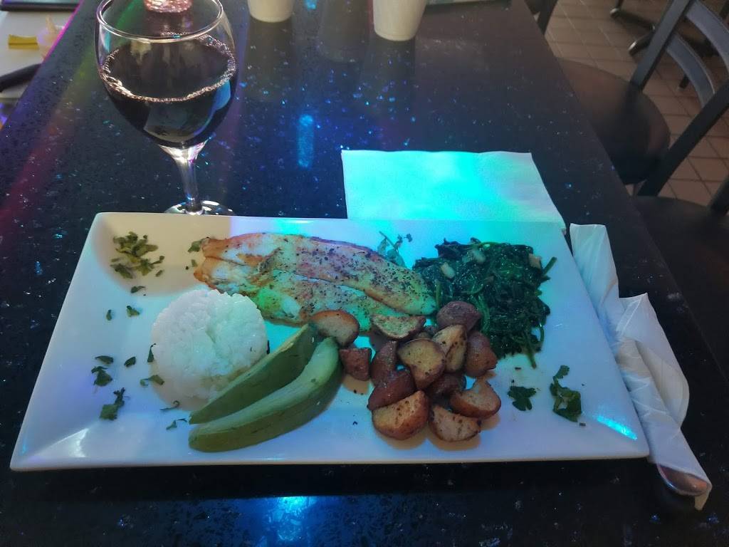 Lindas | restaurant | 71 Main St, Hempstead, NY 11550, USA | 5165656434 OR +1 516-565-6434