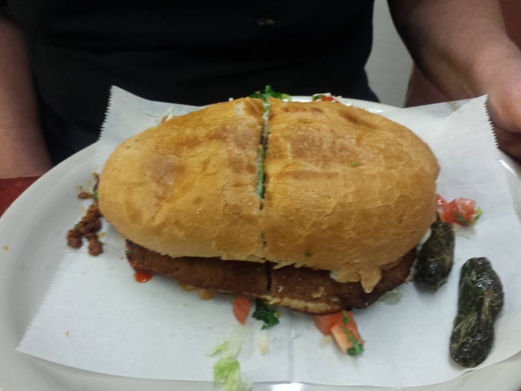 Antojeria DF Mexican Food | restaurant | 3400 US-281, Mineral Wells, TX 76067, USA | 9404528871 OR +1 940-452-8871