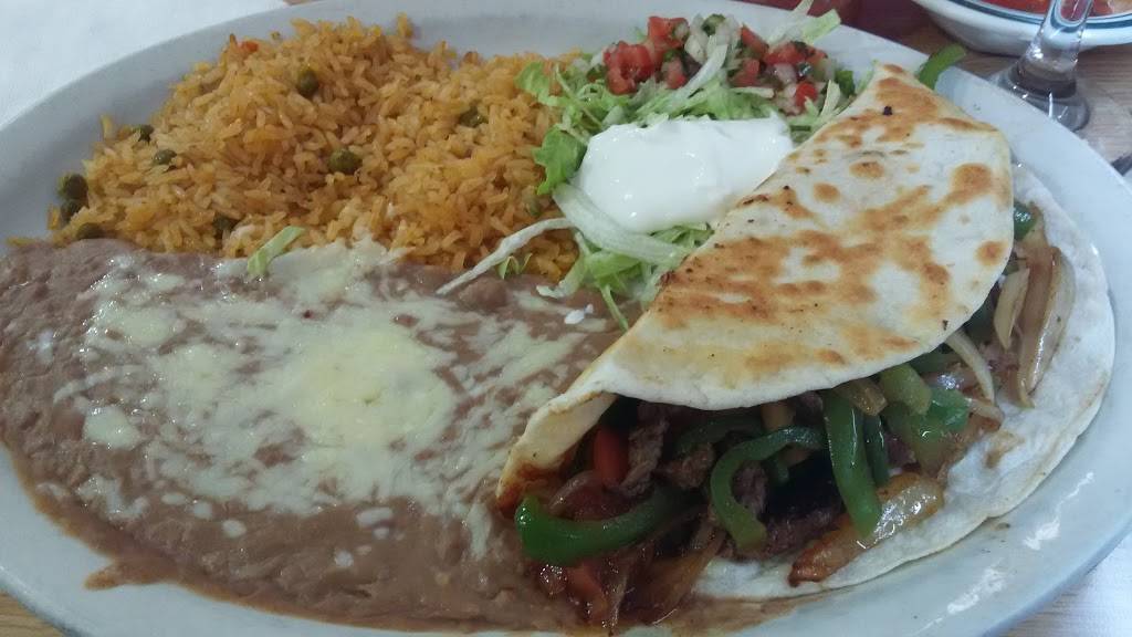 La Fiesta | restaurant | 1005 N 18th St, Centerville, IA 52544, USA | 6418562722 OR +1 641-856-2722
