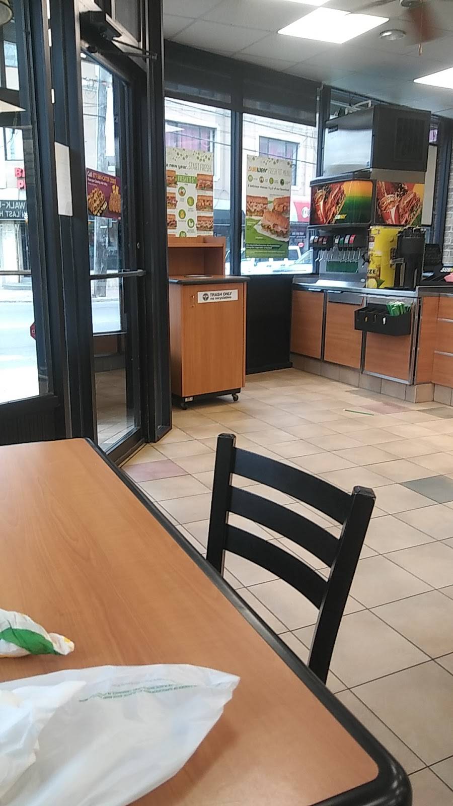 Subway Restaurants | restaurant | 597 Bay St, Staten Island, NY 10304, USA | 7187276196 OR +1 718-727-6196