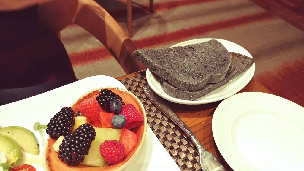 Veranda | restaurant | 3960 S Las Vegas Blvd, Las Vegas, NV 89119, USA | 7026325121 OR +1 702-632-5121