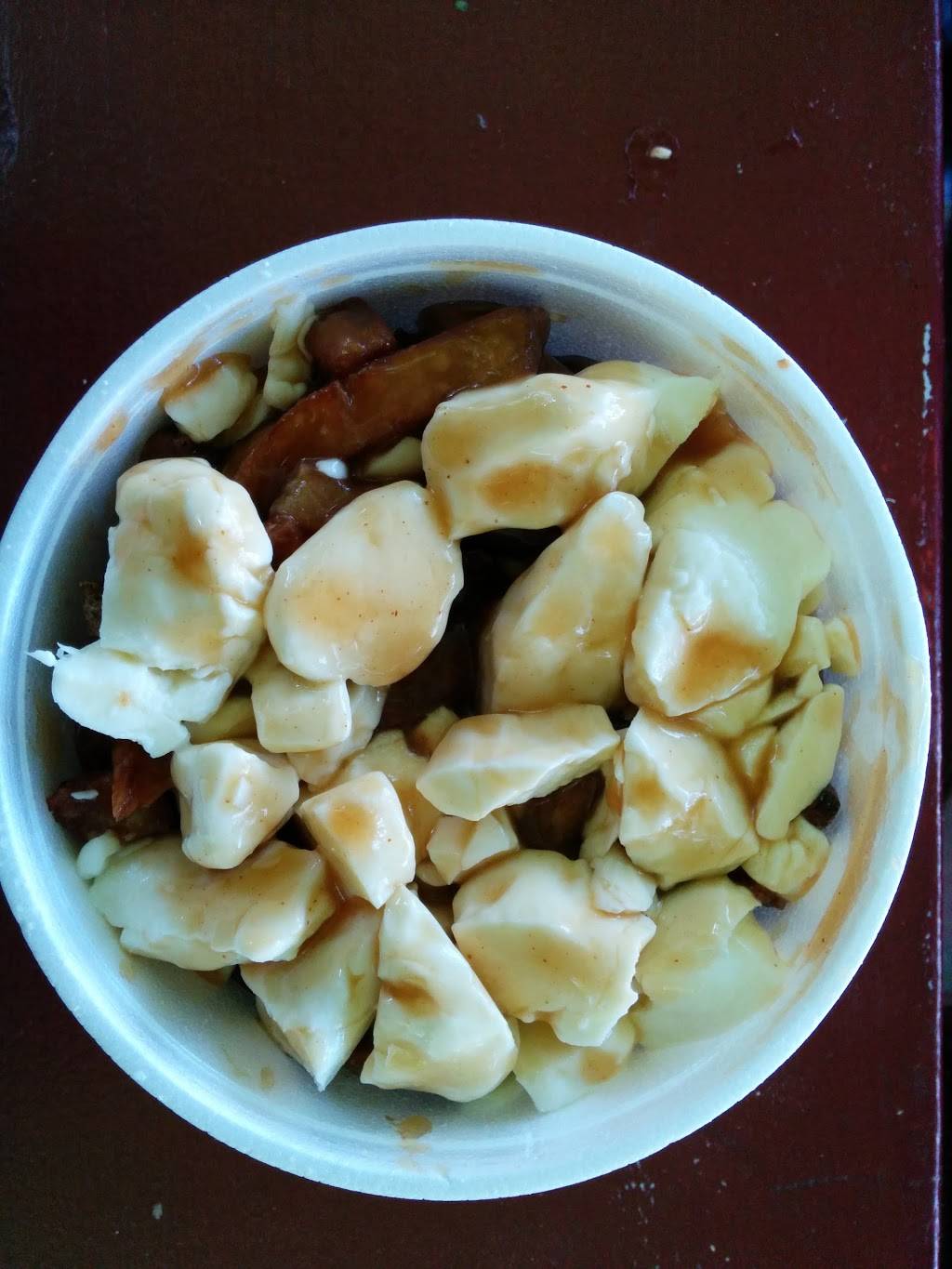 Cantine Bernard | restaurant | 1400 Boulevard Laurier, Sainte-Madeleine, QC J0H 1S0, Canada | 4507953200 OR +1 450-795-3200