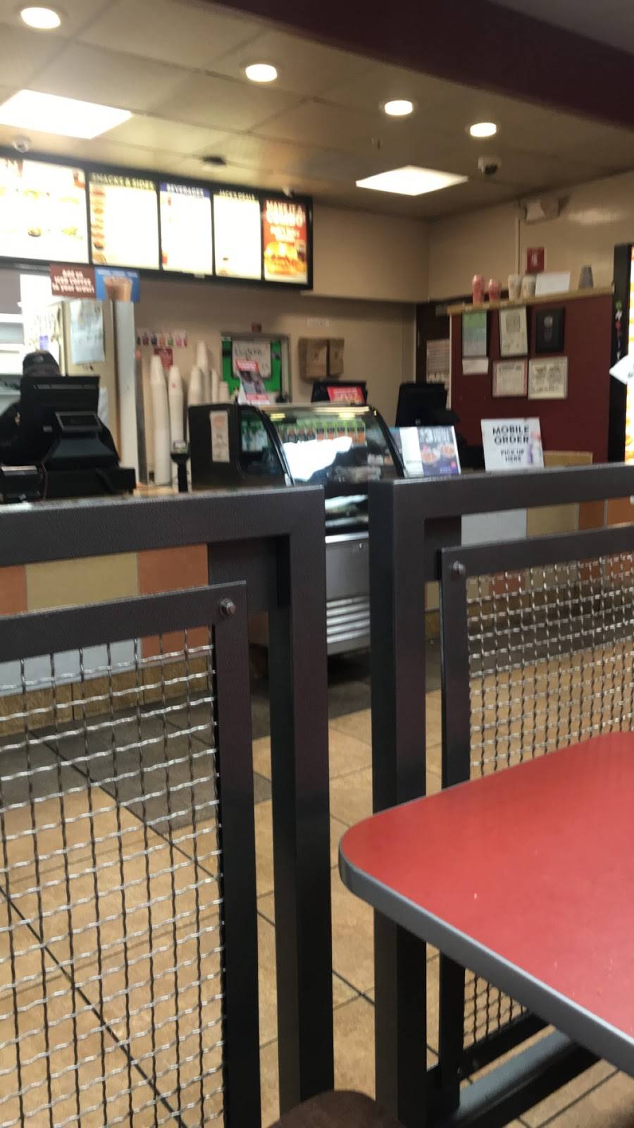 Jack in the Box | restaurant | 2221 Panama Ln, Bakersfield, CA 93307, USA | 6613972076 OR +1 661-397-2076