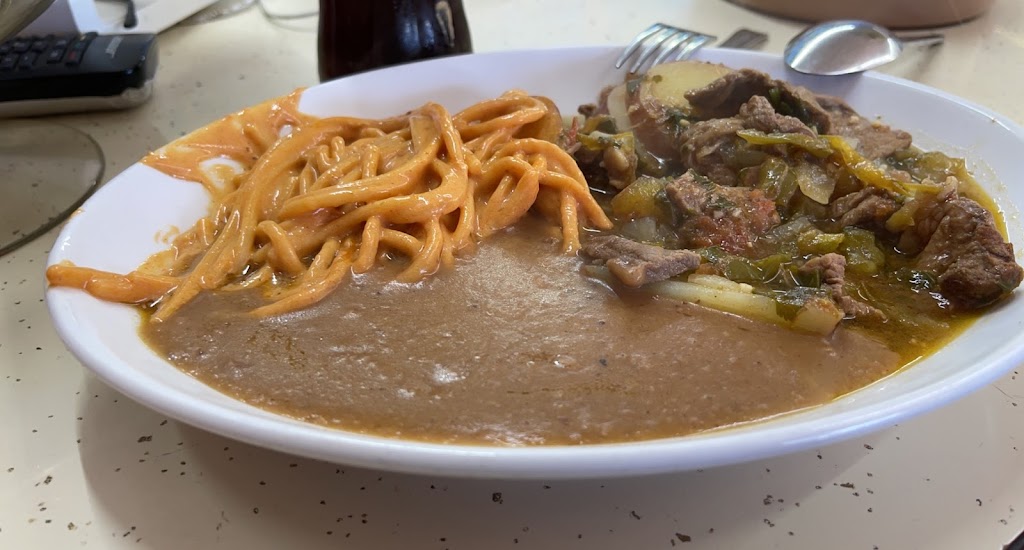 Bobbys Kitchen | restaurant | 51 E Mayra Dr, Nogales, AZ 85621, USA | 5202857911 OR +1 520-285-7911