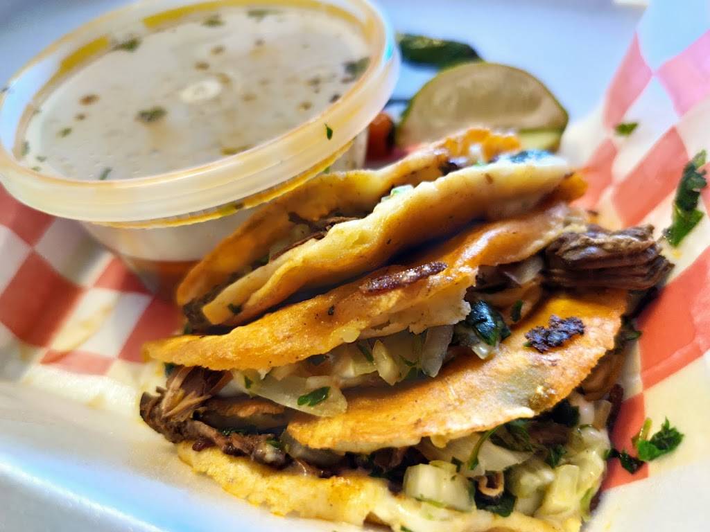 American & Mexican Tasty Flavors Food Truck | restaurant | 716 Maple Ave, Hartford, CT 06114, USA | 8609823532 OR +1 860-982-3532