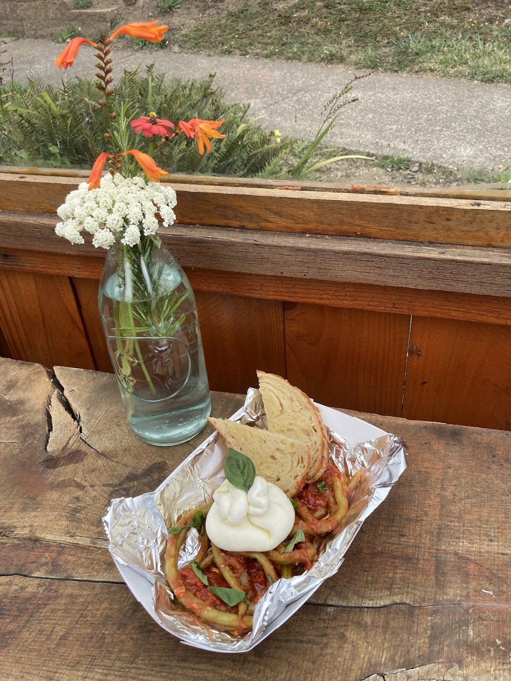 Saint Perpetua Patio | restaurant | 357 Hwy 101 N, Yachats, OR 97498, USA | 5412706780 OR +1 541-270-6780