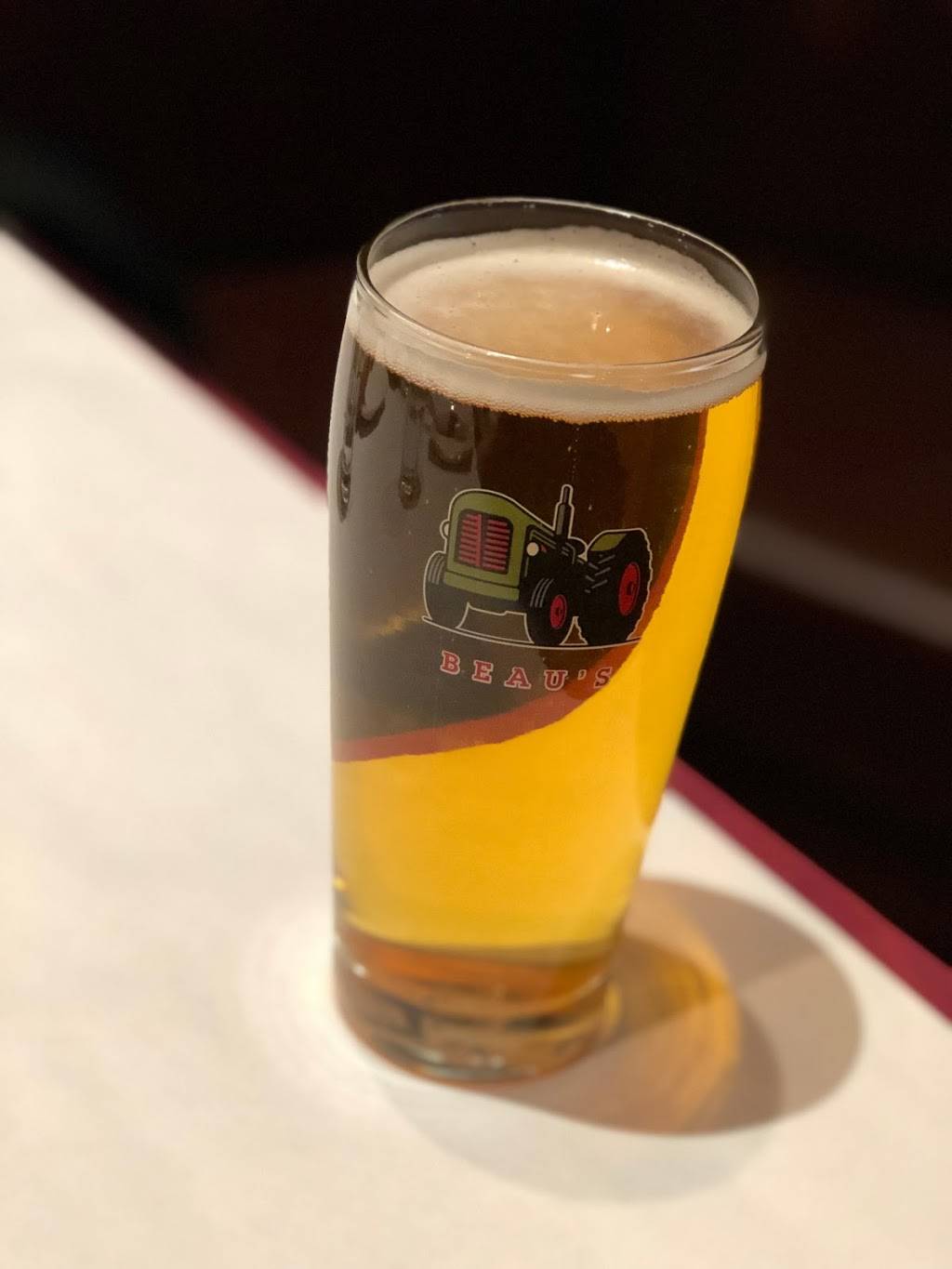 Le Vieux Chateau Restaurant | restaurant | 797 McGill St, Hawkesbury, ON K6A 1R5, Canada | 6136329877 OR +1 613-632-9877