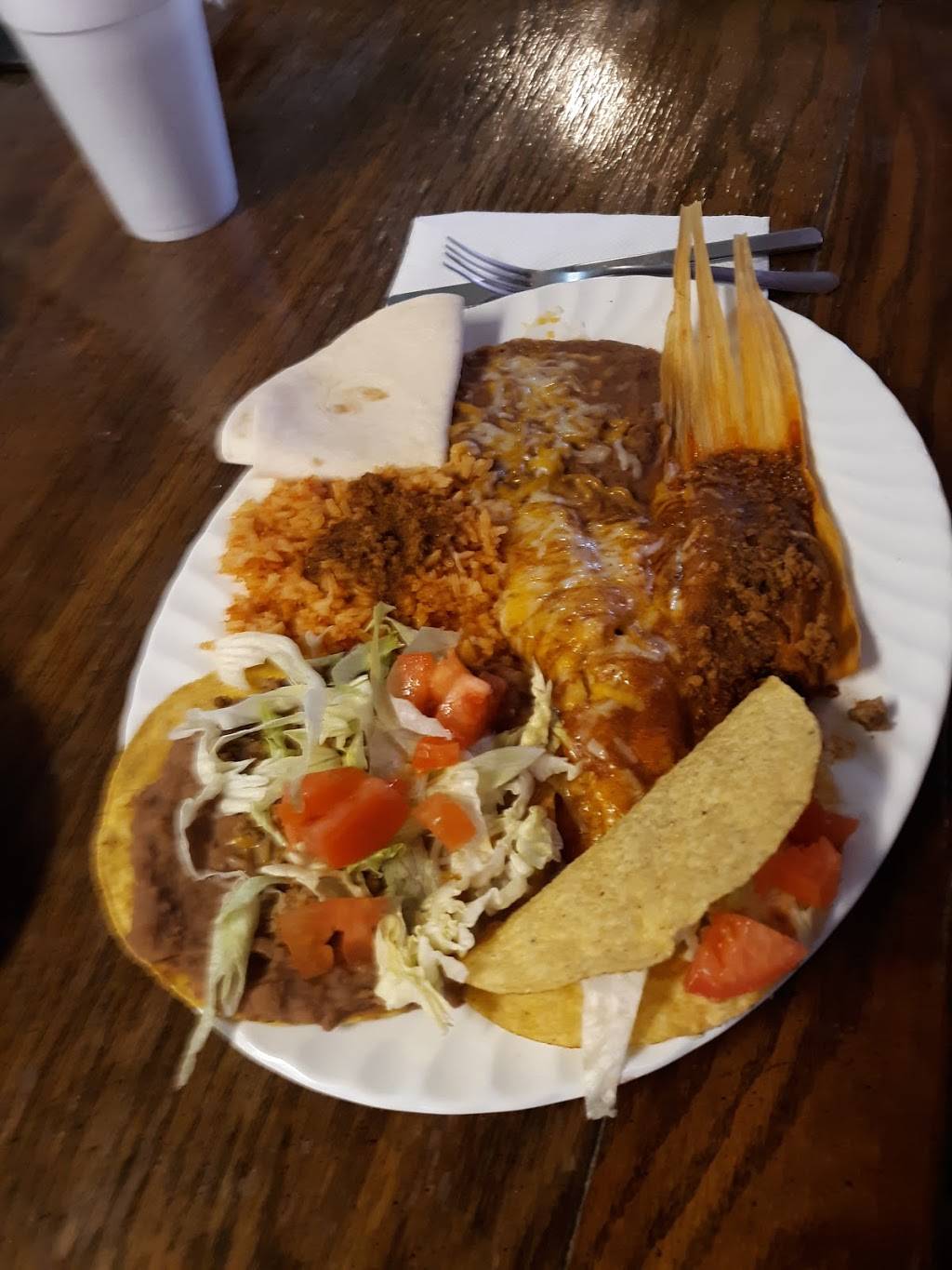 Carmen’s place | restaurant | 6201 TX-317, Belton, TX 76513, USA | 2547801100 OR +1 254-780-1100