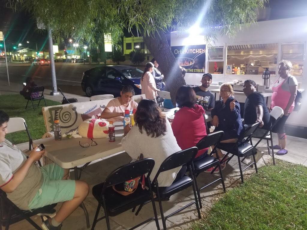 Ortiz kitchen food truck | restaurant | 8886 Venice Blvd, Culver City, CA 90232, USA | 3234489484 OR +1 323-448-9484