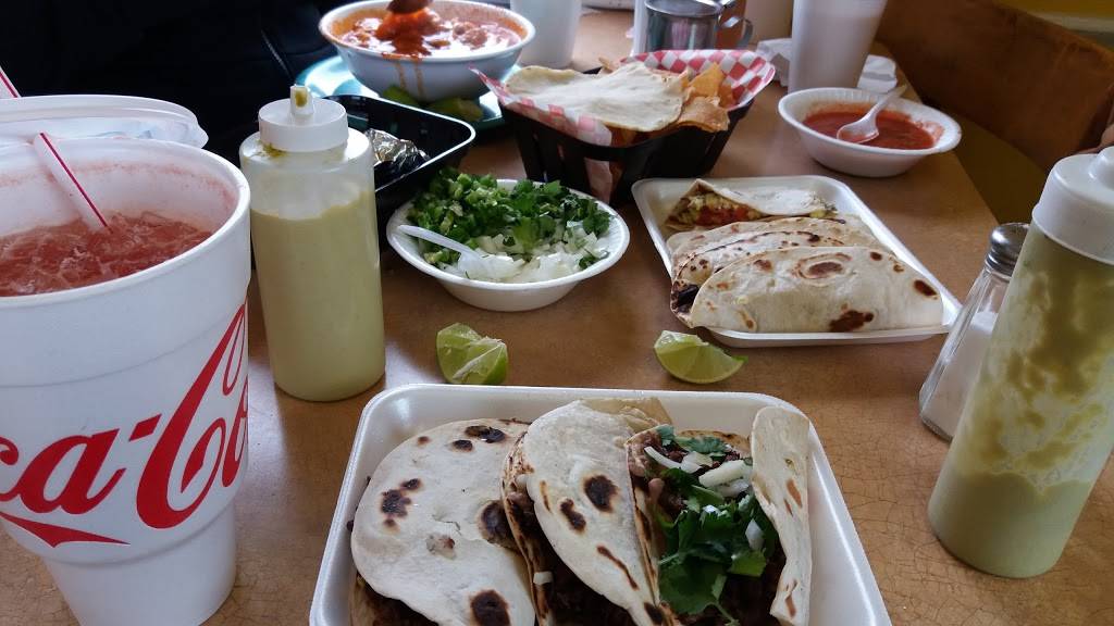 Tacos Sarandeados Juanito | restaurant | 4200 W Jefferson Blvd, Dallas, TX 75211, USA | 2143338980 OR +1 214-333-8980