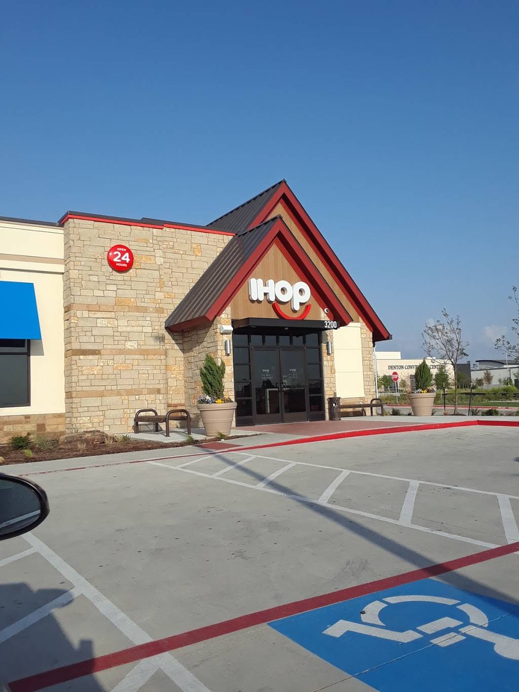 IHOP | restaurant | 3200 N Interstate 35, Denton, TX 76201, USA | 9403907051 OR +1 940-390-7051
