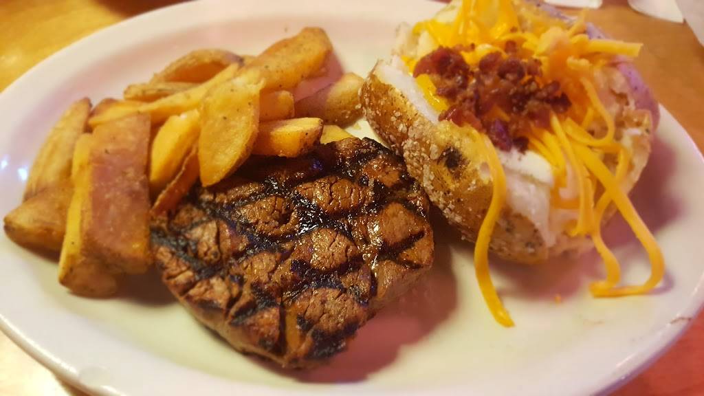 Texas Roadhouse | restaurant | 101 Outlet Parkway, Pooler, GA 31322, USA | 9127487878 OR +1 912-748-7878