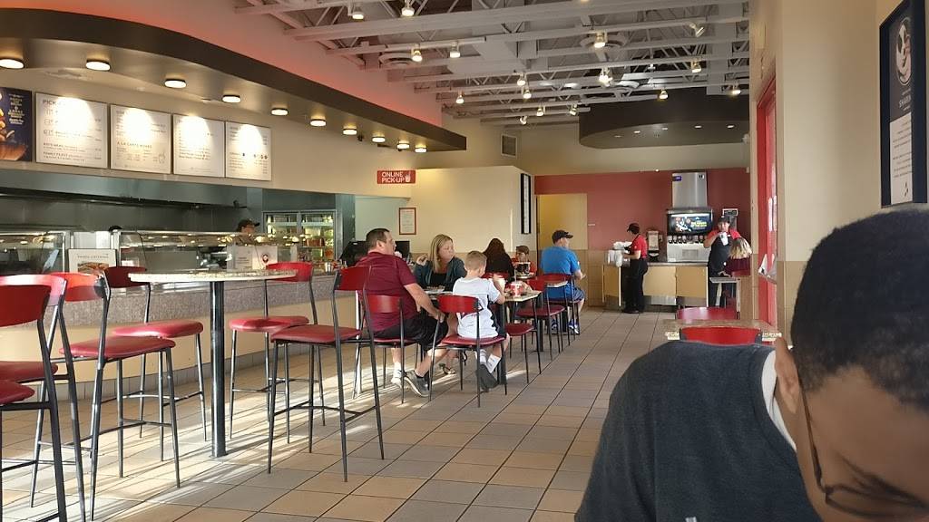 Panda Express | meal takeaway | 2491 S Market St, Gilbert, AZ 85297, USA | 4809172261 OR +1 480-917-2261