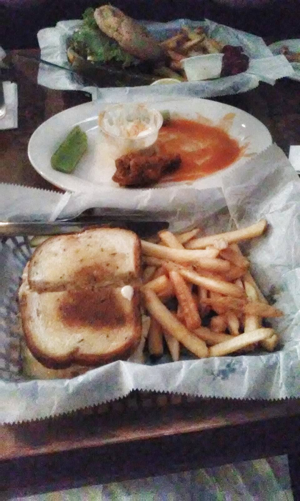 Heroes Pub | restaurant | 1 Riverview Ave, Annapolis, MD 21401, USA | 4105731996 OR +1 410-573-1996