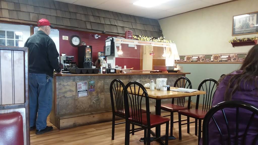 Jerry Lees | restaurant | 124 S Main St, Woodsfield, OH 43793, USA | 7404722340 OR +1 740-472-2340