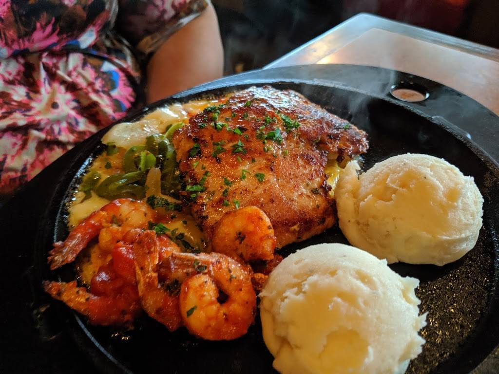 TGI Fridays | restaurant | 2515 W Memorial Rd, Oklahoma City, OK 73134, USA | 4057492515 OR +1 405-749-2515