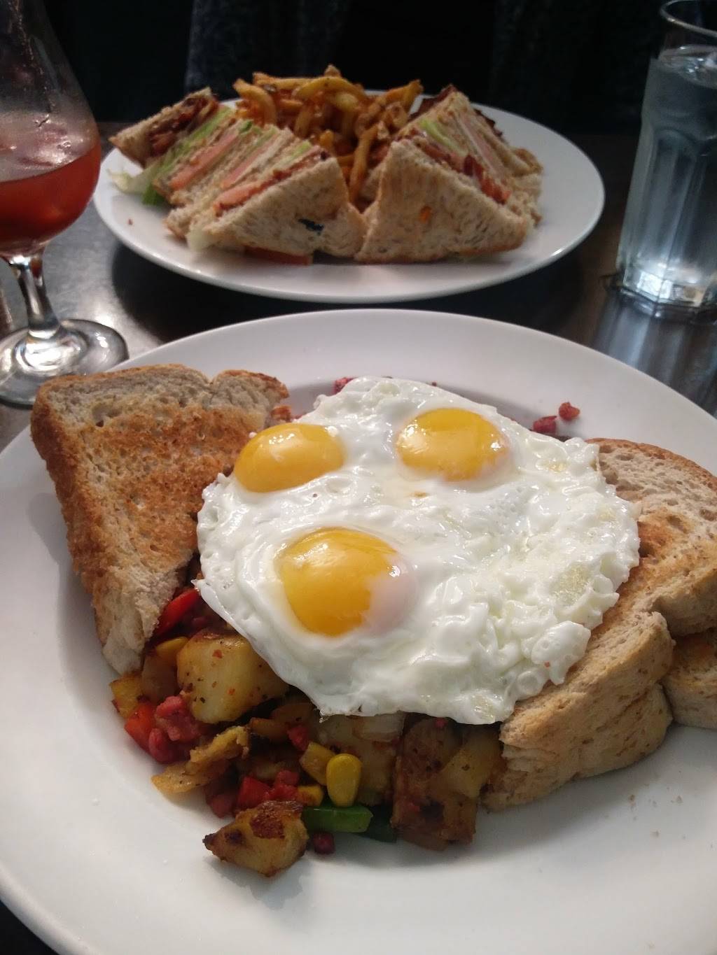 Hazels Diner | restaurant | 3401 Yonge St, North York, ON M4N 2M8, Canada | 4168500121 OR +1 416-850-0121