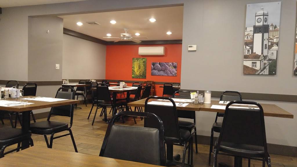 Ginas Restaurant | restaurant | 950 Wilson Rd, Fall River, MA 02720, USA | 5086794311 OR +1 508-679-4311