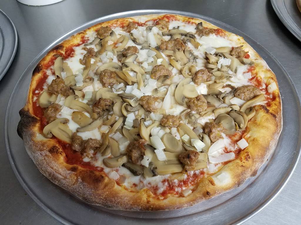 Vitos Pizza | restaurant | 658 Fulton St W, Grand Rapids, MI 49504, USA | 6164518277 OR +1 616-451-8277