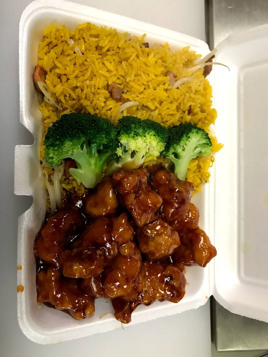 Lucky House | restaurant | 1151 E Tremont Ave, Bronx, NY 10460, USA | 3476913388 OR +1 347-691-3388