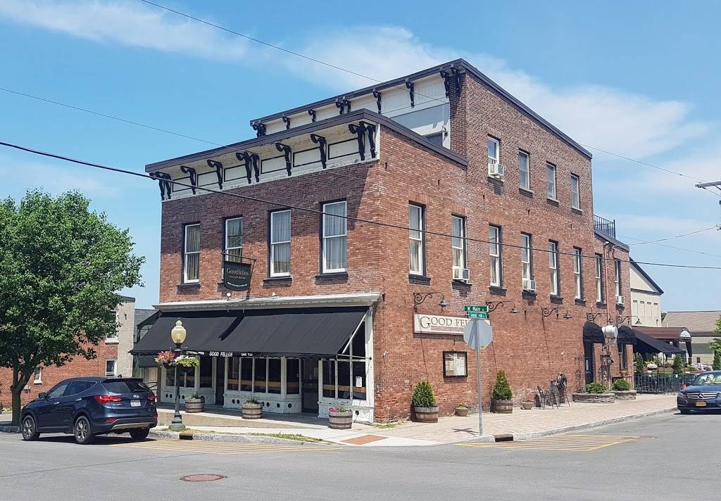 Good Fellos | restaurant | 202 W Main St, Sackets Harbor, NY 13685, USA | 3156463463 OR +1 315-646-3463