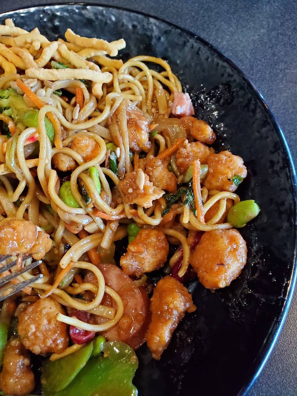 HuHot Mongolian Grill | restaurant | 610 Junction Rd, Madison, WI 53717, USA | 6088277110 OR +1 608-827-7110