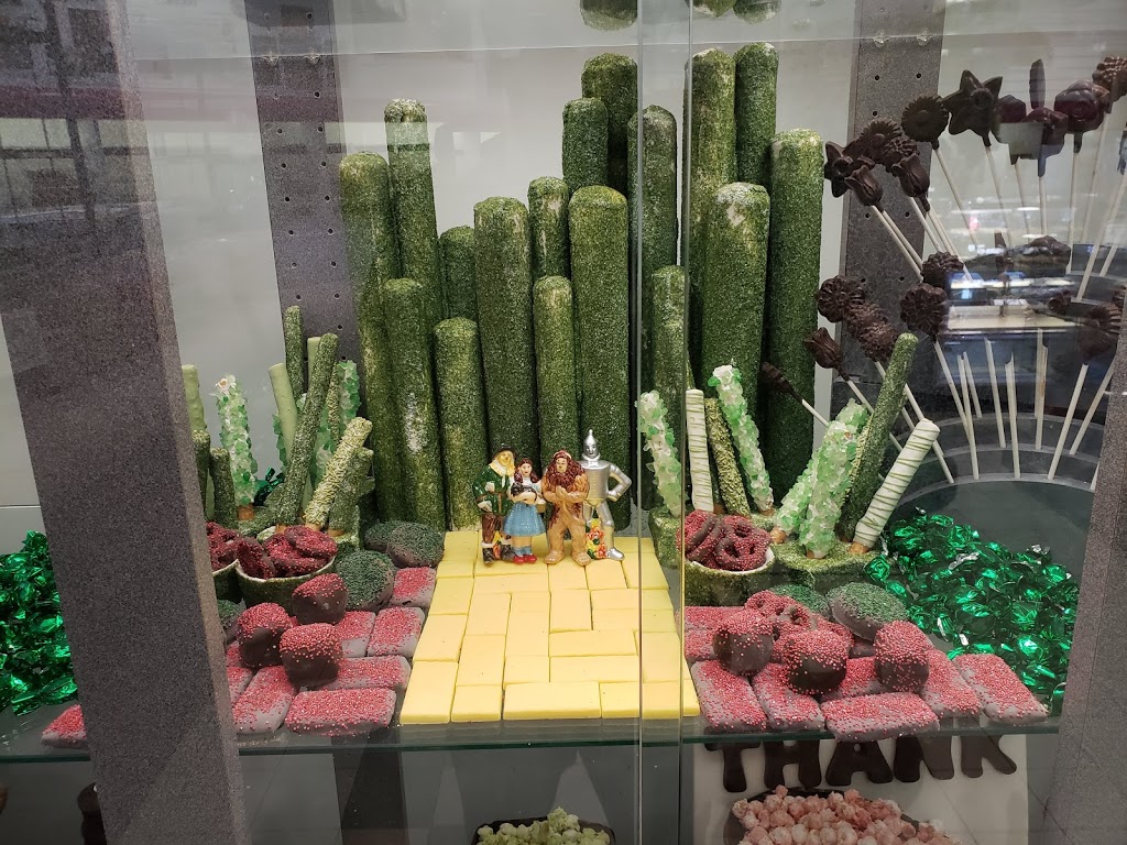 Illinois Nut & Candy | restaurant | 3745 Dempster St, Skokie, IL 60076, USA | 8476775777 OR +1 847-677-5777