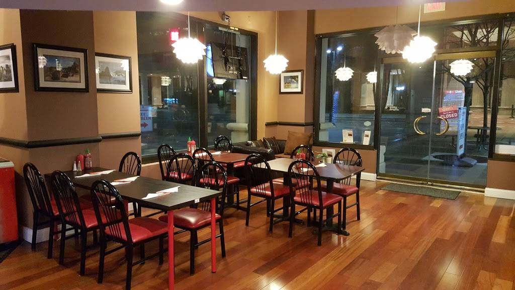 Pho Deluxe | restaurant | 2300 Clarendon Blvd, Arlington, VA 22201, USA | 5716392813 OR +1 571-639-2813