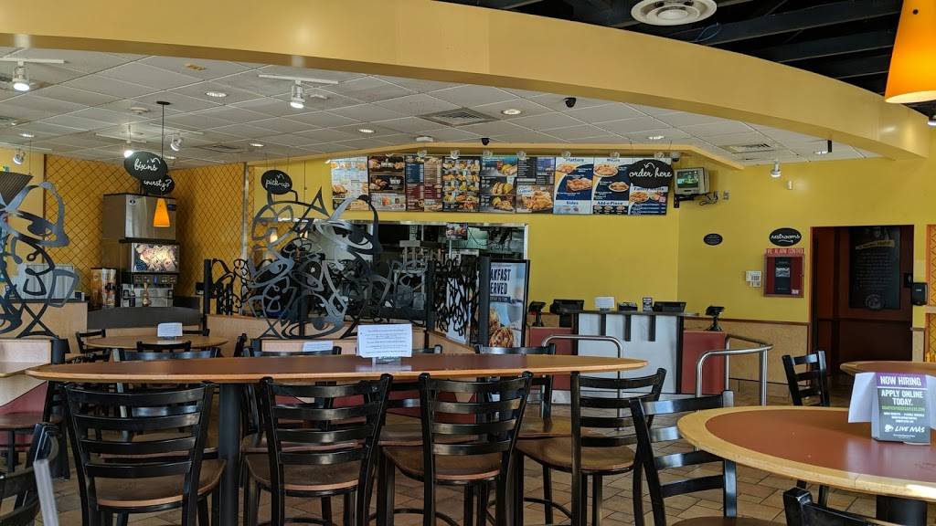 Taco Bell | meal takeaway | 1560 VFW Pkwy, West Roxbury, MA 02132, USA | 6173272645 OR +1 617-327-2645