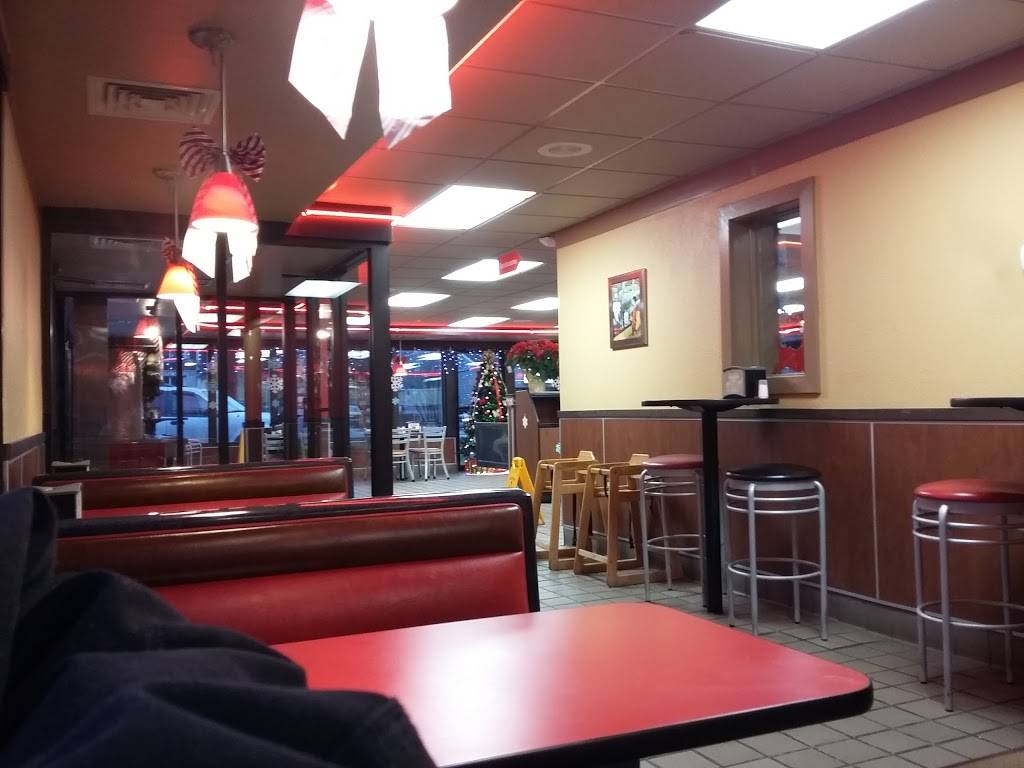 Hardees | restaurant | 855 National Rd, Wheeling, WV 26003, USA | 3042321052 OR +1 304-232-1052