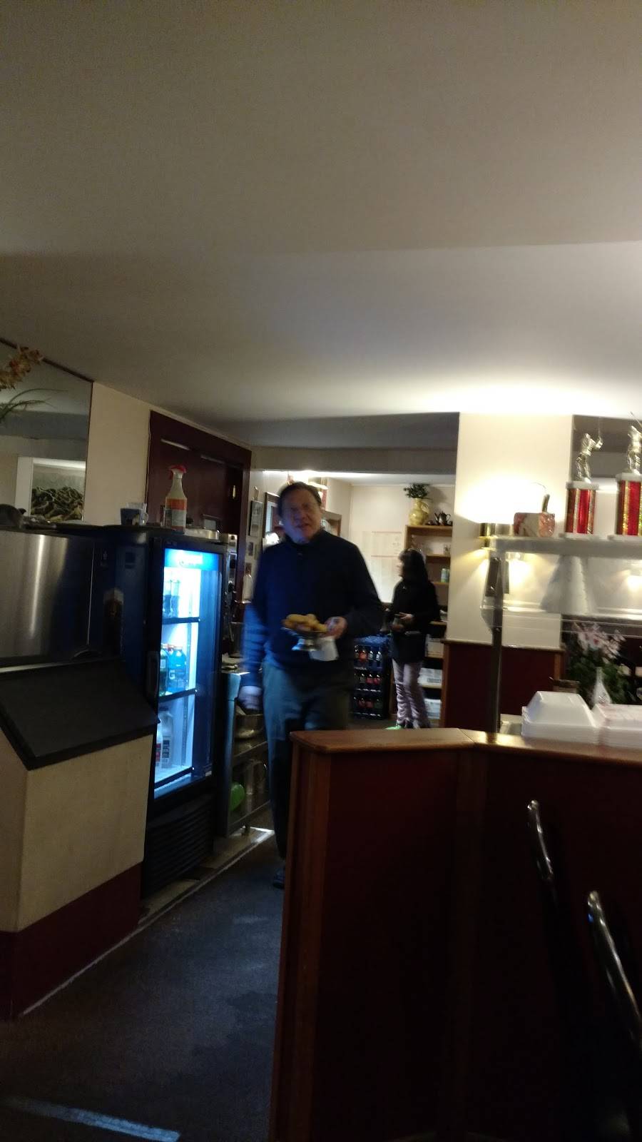 Gin Gin | restaurant | 3 Main St, Henniker, NH 03242, USA | 6034283818 OR +1 603-428-3818