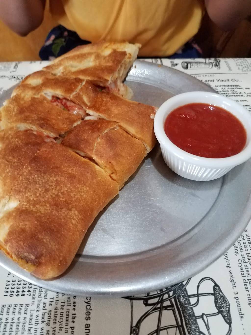 Romeos House of Pizza | restaurant | 10058 TN-72, Loudon, TN 37774, USA | 8654581343 OR +1 865-458-1343