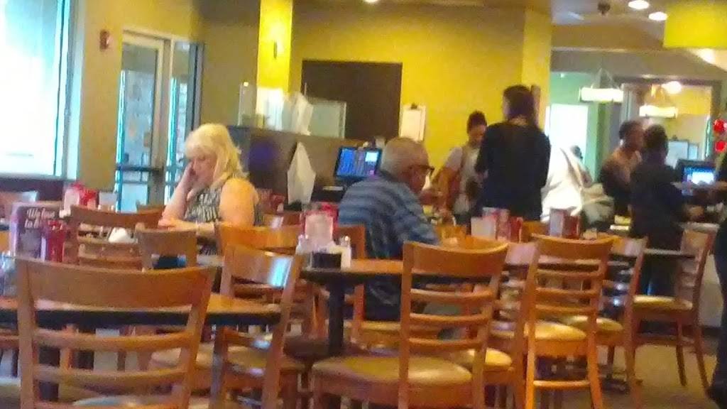 Lubys | restaurant | 2400 S MacGregor Way, Houston, TX 77021, USA | 7137471913 OR +1 713-747-1913