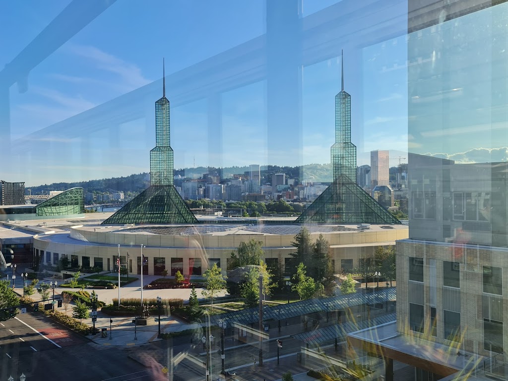 Metropolitan Tavern | restaurant | 1021 NE Grand Ave Suite 600, Portland, OR 97232, USA | 5039633600 OR +1 503-963-3600