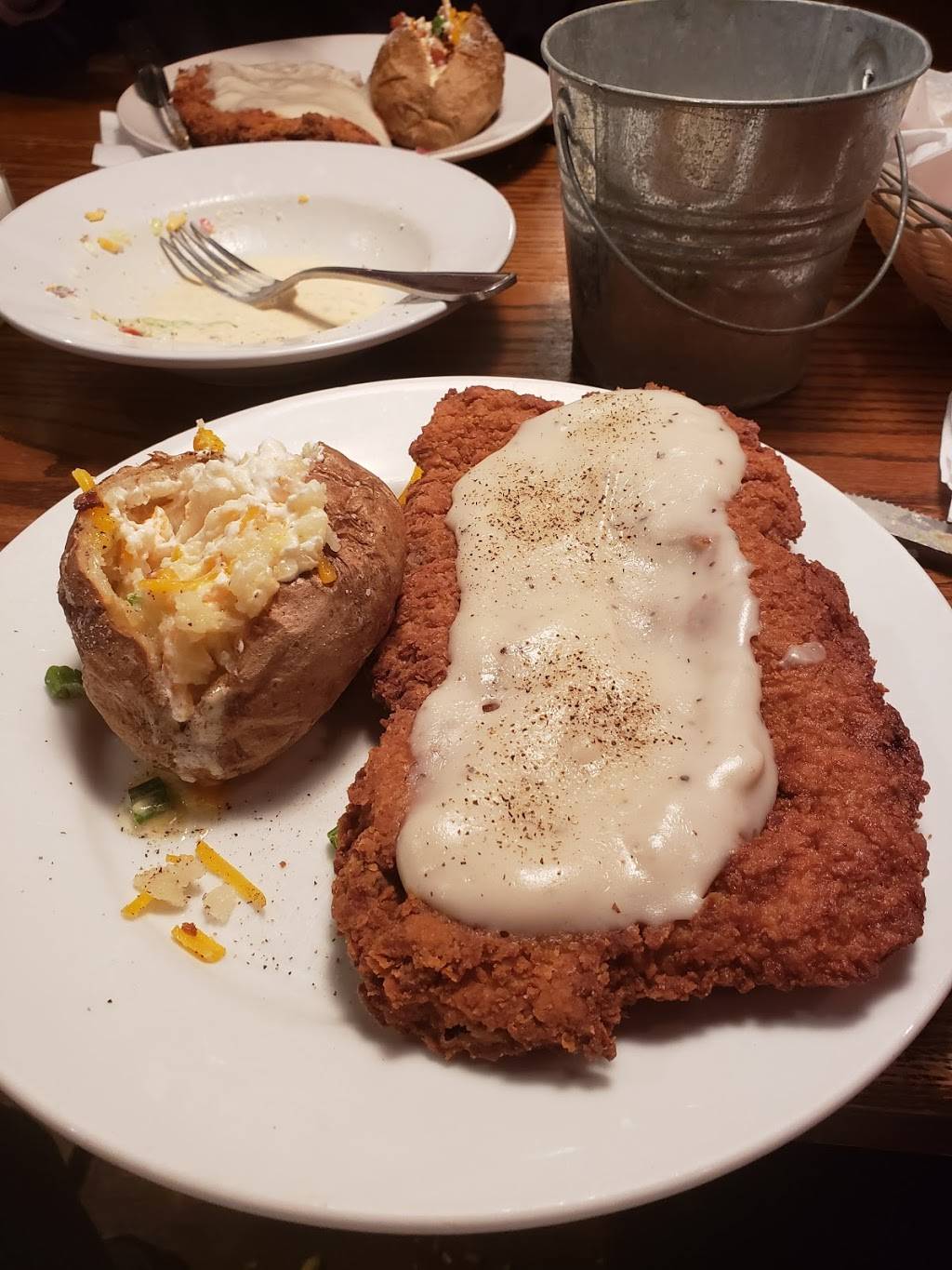 Texas T-bone Steakhouse | restaurant | 1419 E 11th Ave, Hutchinson, KS 67501, USA | 6206640017 OR +1 620-664-0017