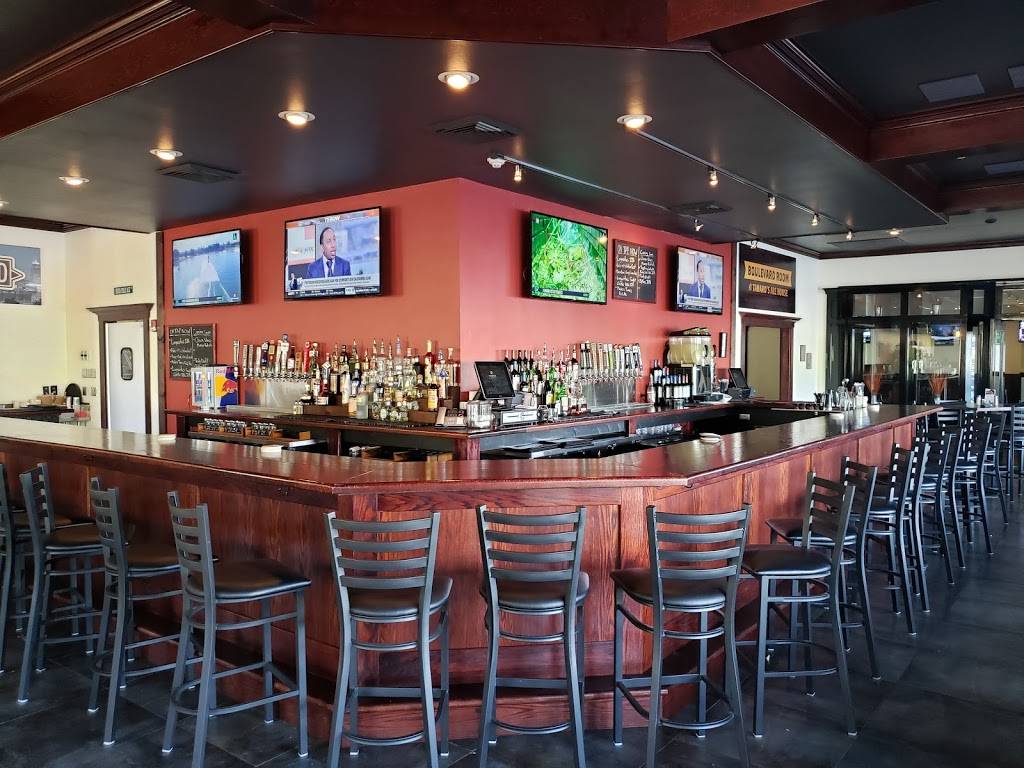 Tabards Kitchen | restaurant | 12030 Blue Valley Pkwy, Overland Park, KS 66213, USA | 9138085688 OR +1 913-808-5688