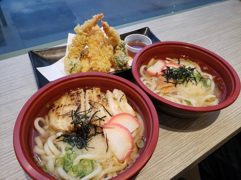 Rollstar Sushi | meal takeaway | 946 Yonge St, Toronto, ON M4W 2J2, Canada | 4169682019 OR +1 416-968-2019