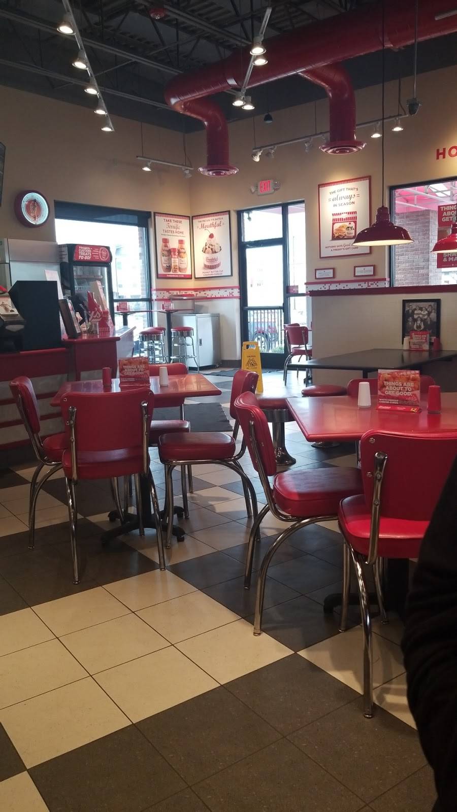 Freddys Frozen Custard & Steakburgers | restaurant | 7402 W 159th St, Orland Park, IL 60462, USA | 7084078222 OR +1 708-407-8222