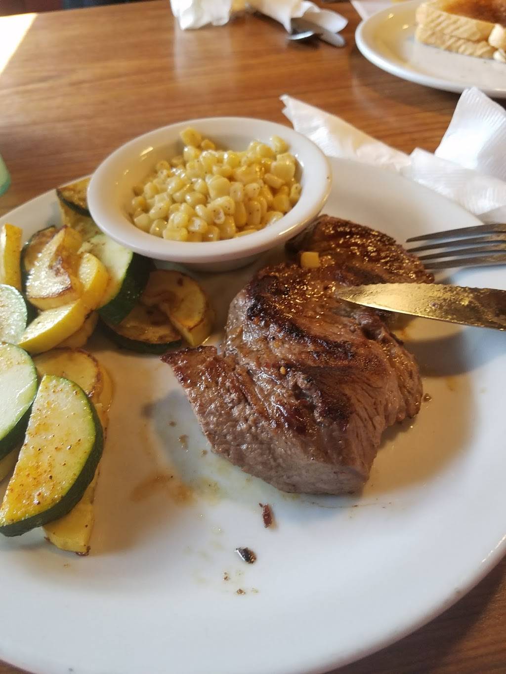 Dennys | restaurant | 570 E 4th St, Perris, CA 92570, USA | 9516571123 OR +1 951-657-1123