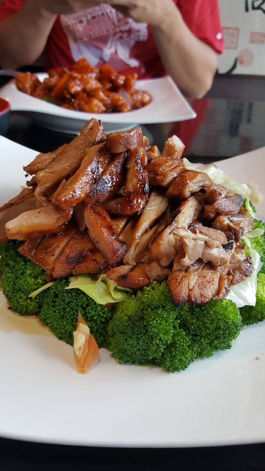 Ken Shin Asian Diner | restaurant | 301 Spring Garden St, Philadelphia, PA 19123, USA | 2159258887 OR +1 215-925-8887