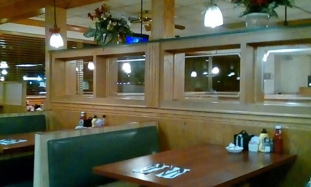 Leons Family Dining | restaurant | 28904 W Seven Mile Rd, Livonia, MI 48152, USA | 2484787811 OR +1 248-478-7811